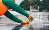 Top Tips for Solar Panel Maintenance and Cleaning